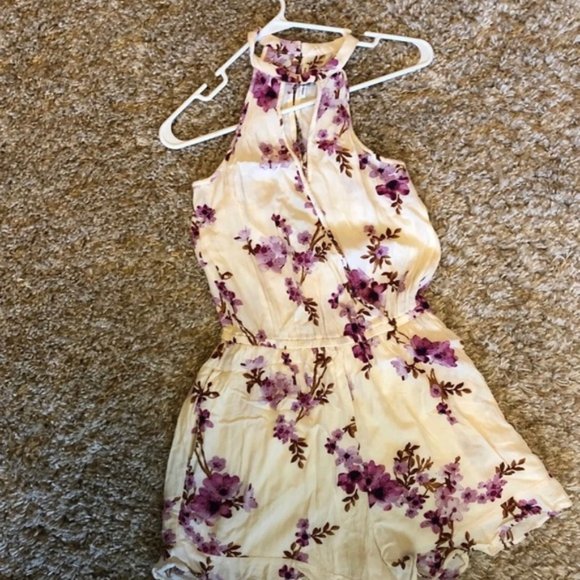 American Eagle Halter Romper - Picture 3 of 7